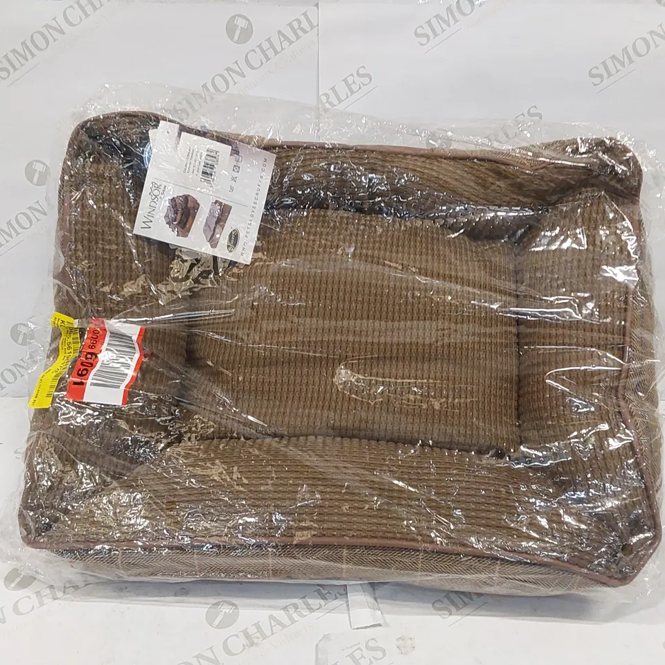 BAGGED SCRUFFS WINDSOR PET BED 