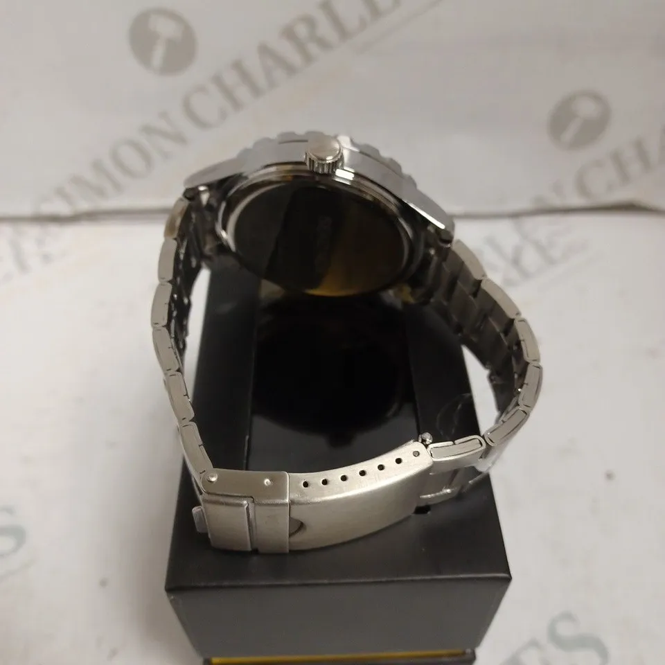 BOXED SEKONDA GENTS SPORTS WATCH WITH STAINLESS STEEL BRACELET - JAPAN MOVEMENT - 5 ATM. 