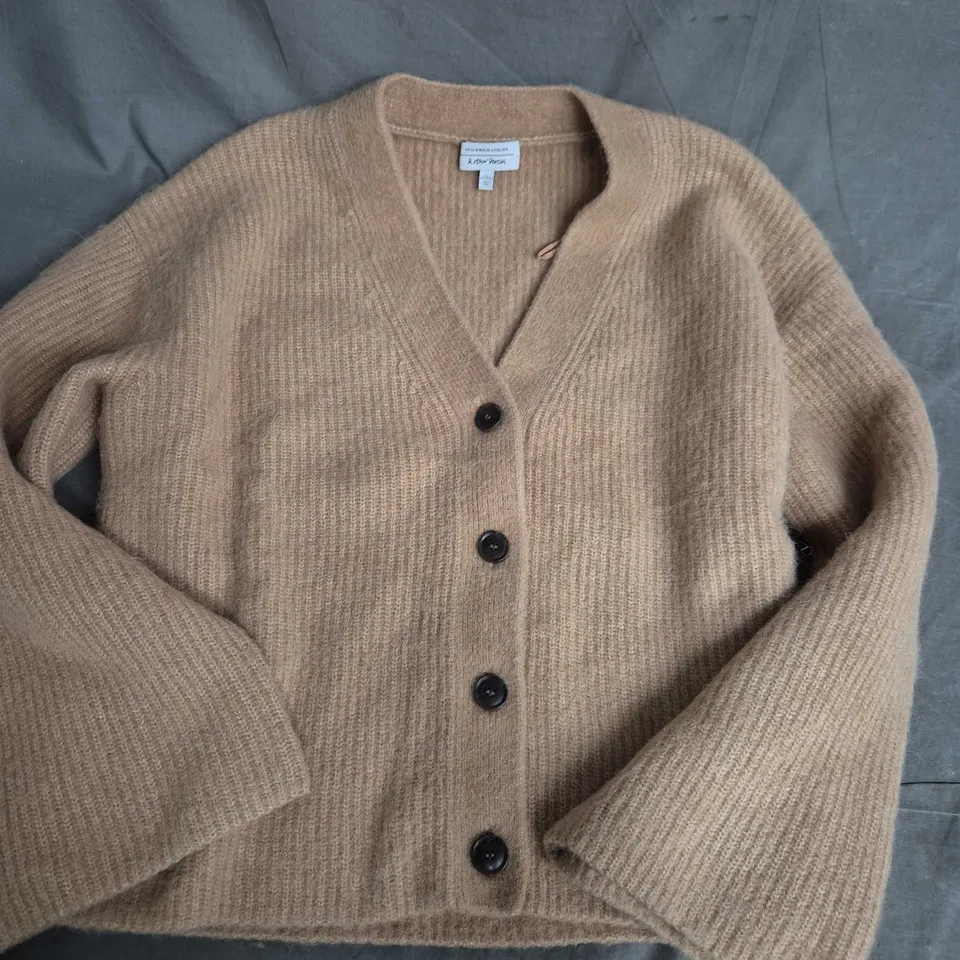 STOCKHOLM ATELIER & OTHER STORIES CAMEL CARDIGAN, EU L