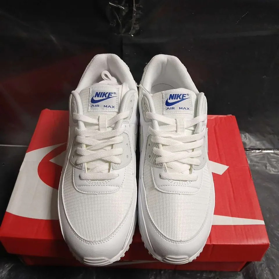 BOXED PAIR OF NIKE AIR MAX 90 TRAINERS - UK SIZE 8.5