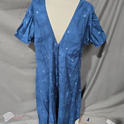 NOBODY'S CHILD NIA MIDI DRESS IN BLUE SIZE 22