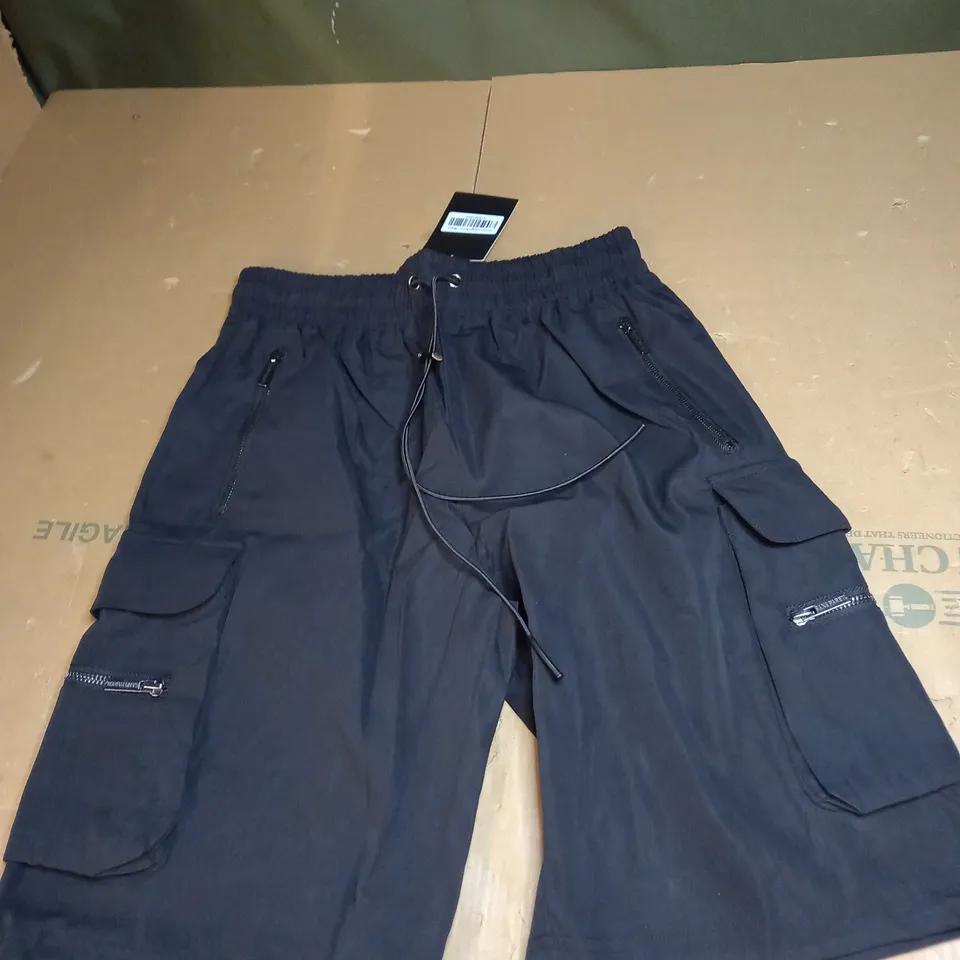 SANS PAREIL CARGO SHORTS SIZE M