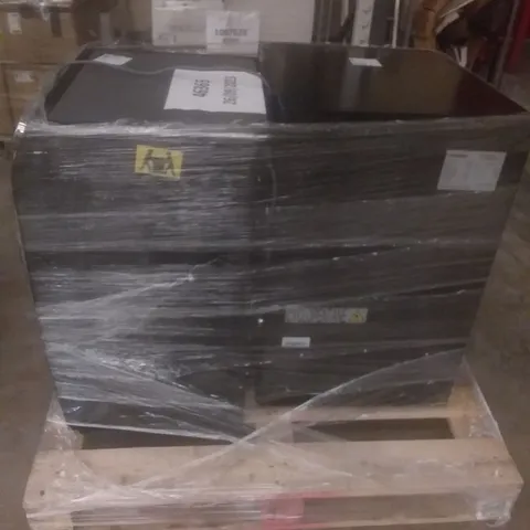 COMFEE 142L FREESTANDING BLACK CHEST FREEZER BLACK AND CANDY RAPIDO FREESTANDING WASHING MACHINE BLACK