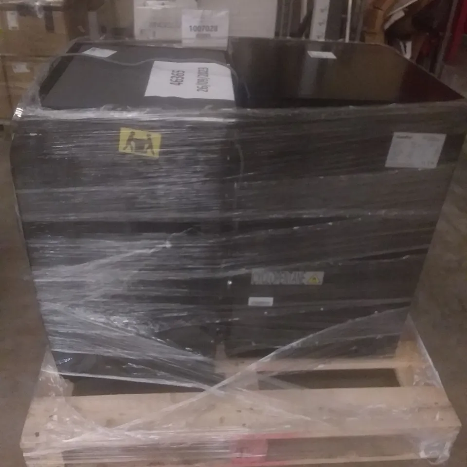 COMFEE 142L FREESTANDING BLACK CHEST FREEZER BLACK AND CANDY RAPIDO FREESTANDING WASHING MACHINE BLACK