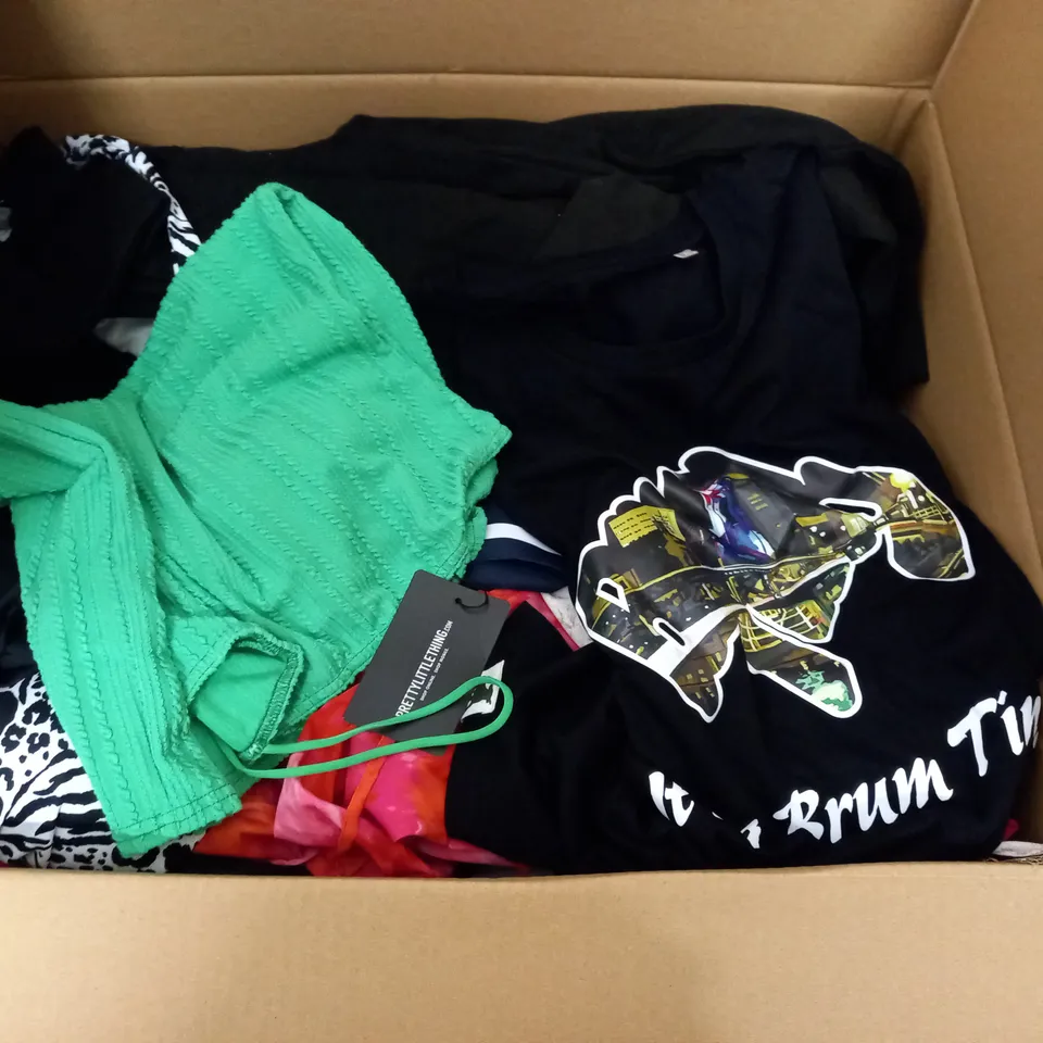 LARGE QUANTITY OF ASSORTED CLOTHING ITEMS TO INCLUDE ZARA, STUDIO AND PRETTYLITTLETHING