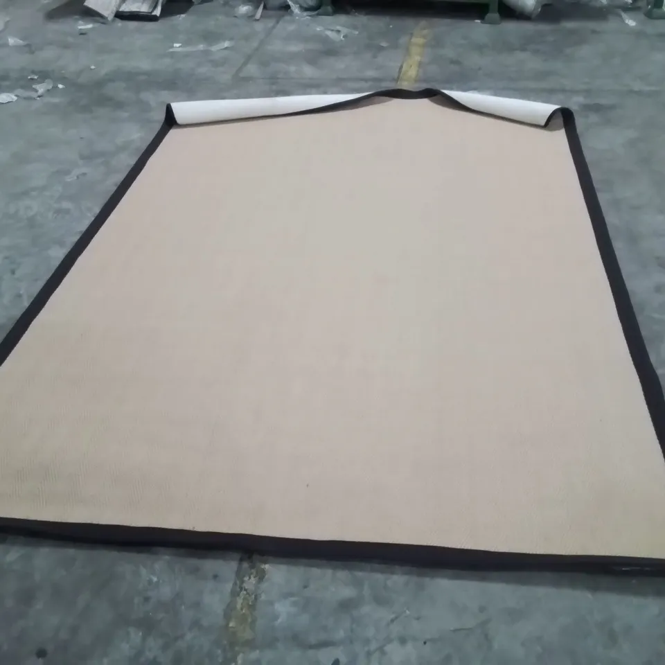 QUALITY DESIGNER AREA RUG - APPROXIMATELY 284X197