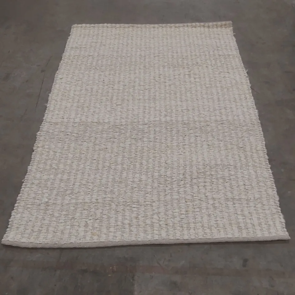 QUALITY DESIGNER AREA RUG - APPROXIMATELY 175 x 119cm