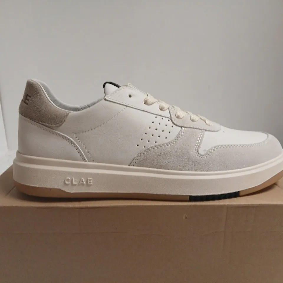 BOXED PAIR OF CLAE MOSES WHITE FEATHER SNEAKERS – UK 9.5