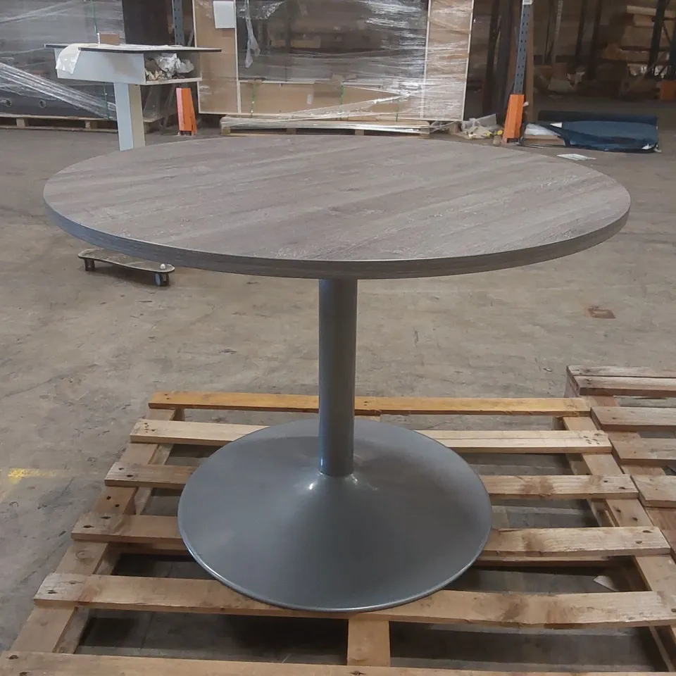 ROUND DINING TABLE WITH METAL BASE AND WOODEN TOP
