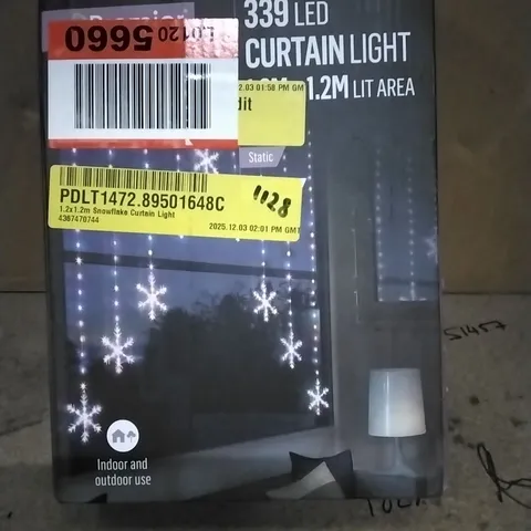 BOXED 1.2X1.2M SNOWFLAKE CURTAIN LIGHT 