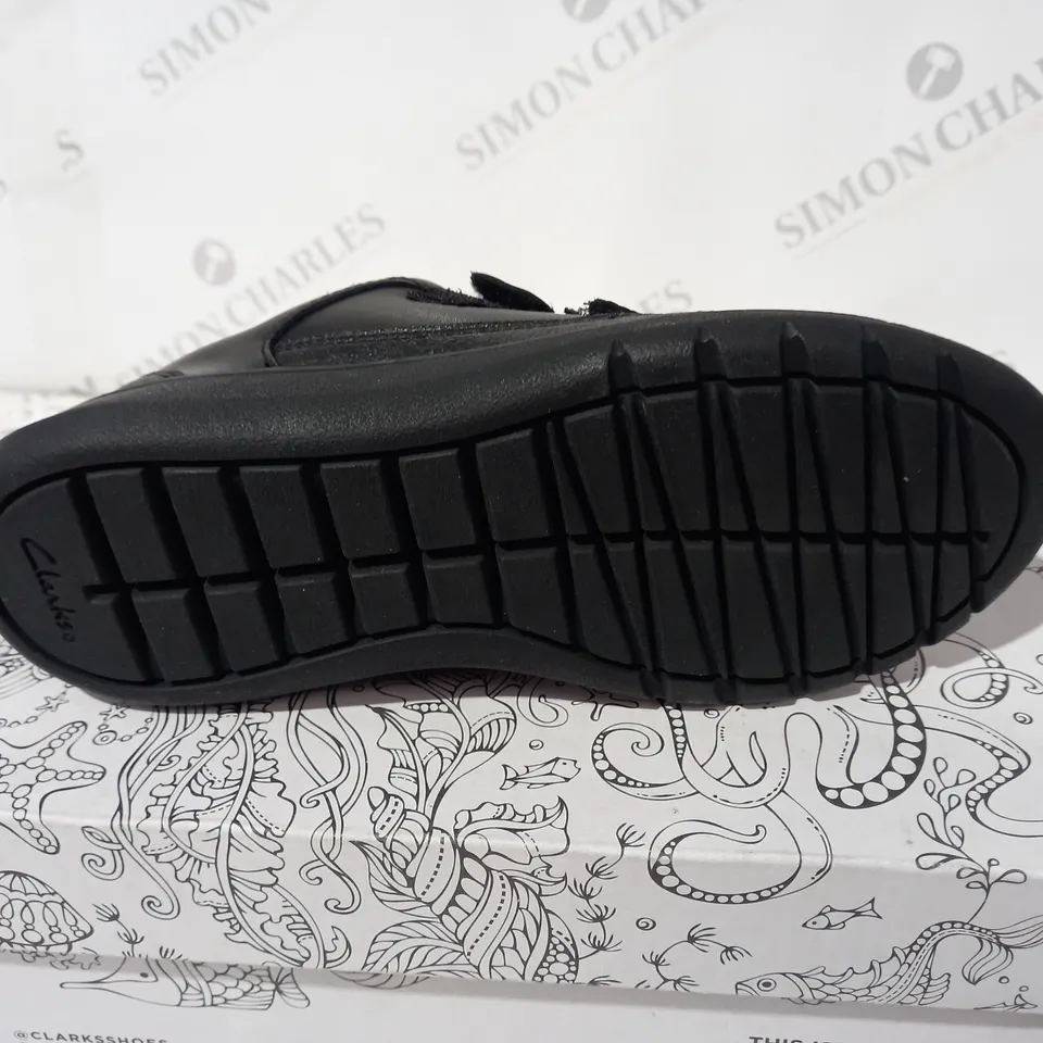 CLARKS SCAPE FLARE BLACK LEATHER KIDS SIZE 1.5