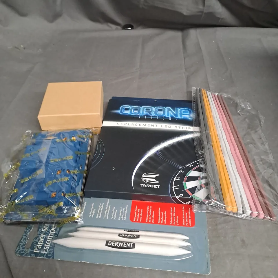 TOTE OF APPROX 20 HOUSEHOLD ITEMS TOO INCLUDE LED LIGHTS , PENS , JEWELRY BOXES 