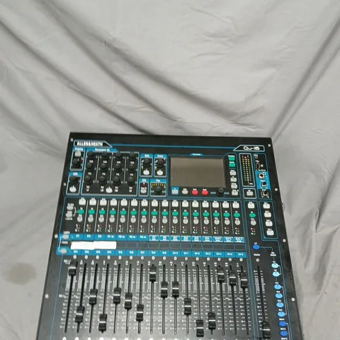 ALLEN & HEATH QU-16 DIGITAL MIXER (16-CHANNEL)