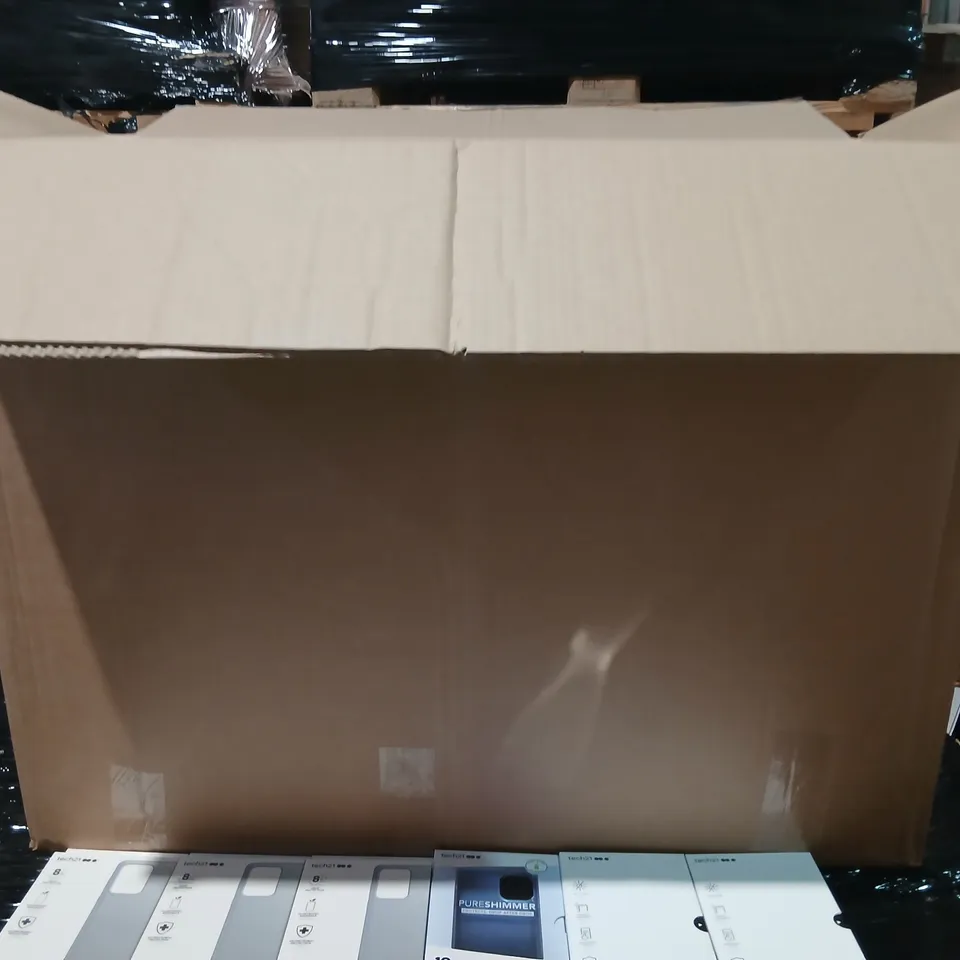 BOX CONSISTING OF A LARGE QUANTITY OF ASSORTED ELECTRICAL ACCESSORIES TO INCLUDE; TECH 21 STUDIO COLOUR CASES FOR ASSORTED PHONES