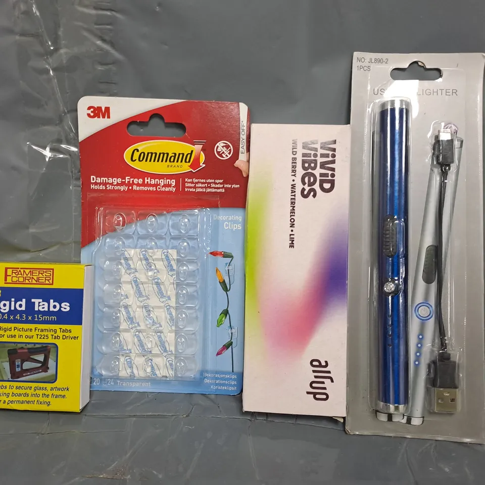 APPROXIMATELY 20 ASSORTED HOUSEHOLD ITEMS TO INCLUDE USB BBQ LIGHTER, AIR UP POD, ETC