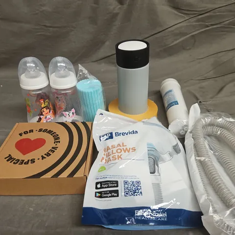 TOTE OF APPROXIMATLEY 10 ASSORTED ITEMS BABY BOTTLES, FILTER CARTRIDGE AND PILLOW MASKS
