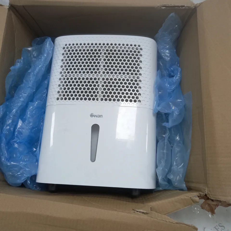 SWAN 10-LITRE DEHUMIDIFIER - WHITE/GREY RRP £99.99