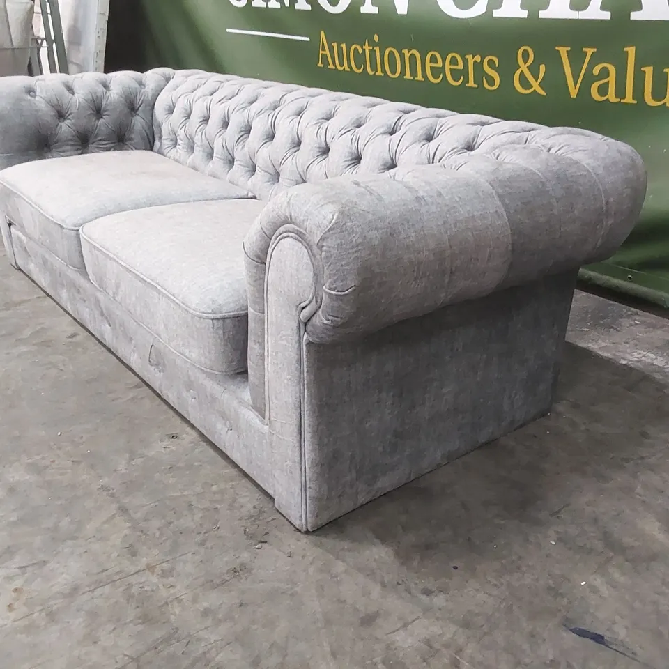 QUALITY DESIGNER BUTTONED FABRIC SOFA IN GREY