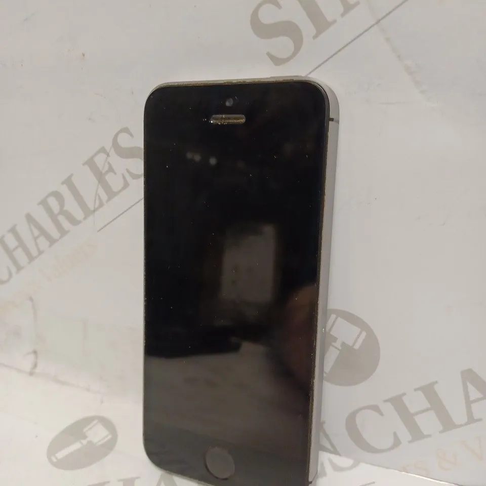 APPLE IPHONE SE SMARTPHONE 