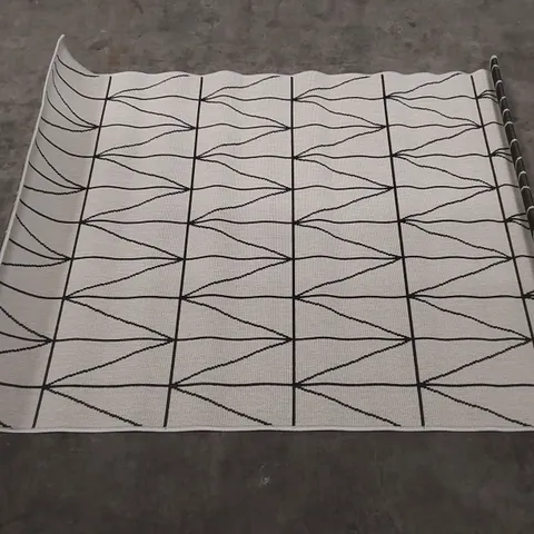 BRAND NEW PACO HOME AREA RUG - WHITE // SIZE: 120 X 170cm