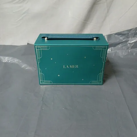 LA MER VANITY CASE