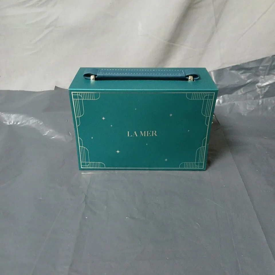 LA MER VANITY CASE