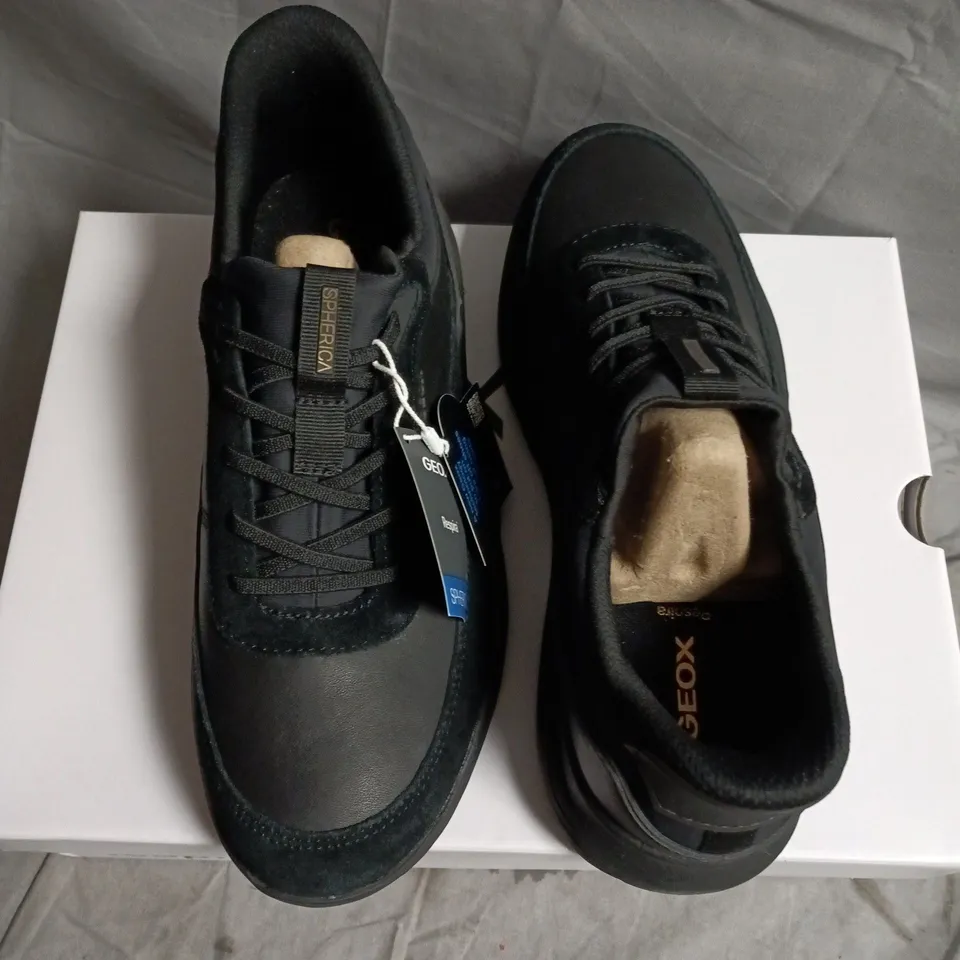 GEOX SPHERICA PLUS A BLACK LEATHER & SUEDE TRAINERS, UK 7