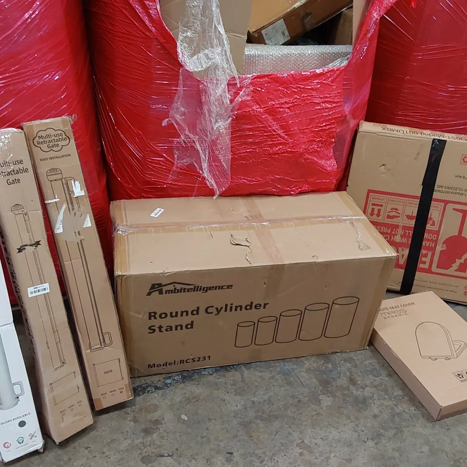 PALLET OF ASSORTED HOMEWARE AND CONSUMER PRODUCTS TO INCLUDE; AMBITELLIGENCE ROUND CYLINDER STAND, RETRACTABLE SAFETY GATES, ROUND MIRROR, TOILET SEAT ECT.