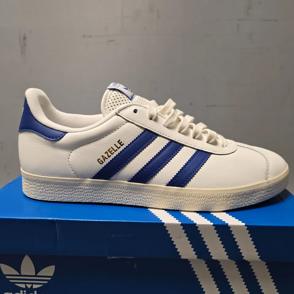 BOXED ADIDAS GAZELLE IN WHITE & BLUE - UK 9 