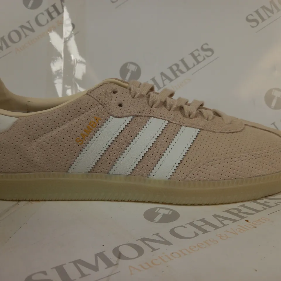 BOXED PAIR OF ADIDAS SAMBA OG SHOES IN BEIGE/WHITE UK SIZE 10