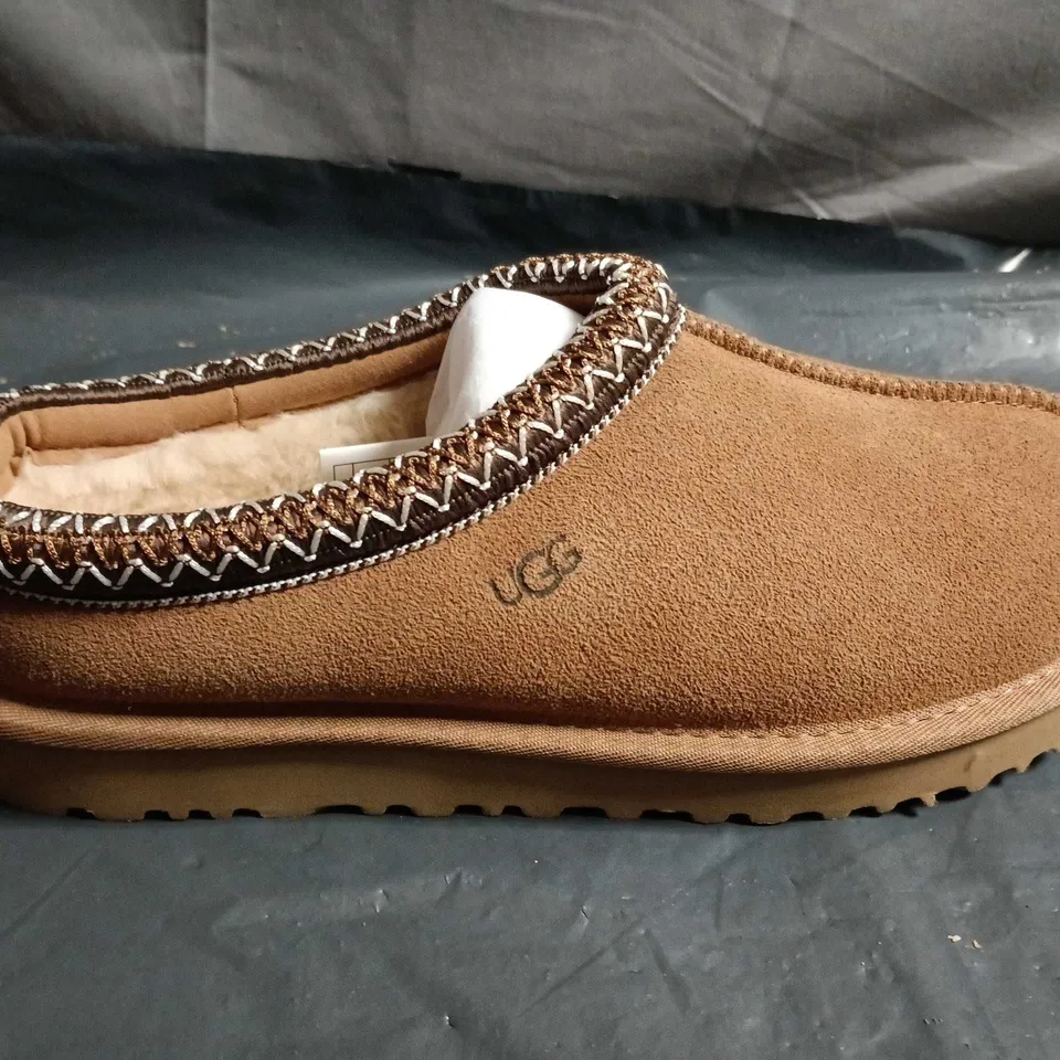 UGG BROWN SUEDE SLIPPERS - SIZE 40
