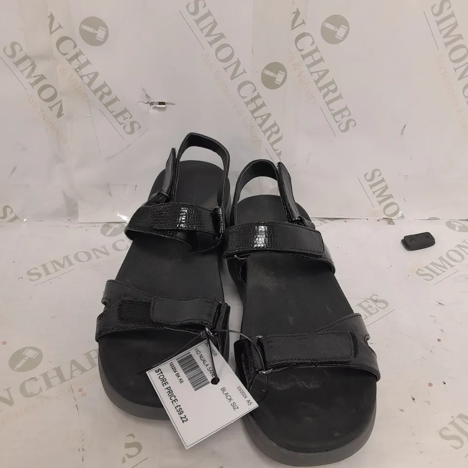 VIONIC BLACK STRAPPED SANDALS SIZE 6