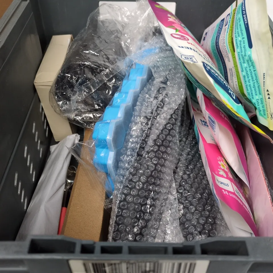 TOTE OF APPROXIMATELY 18 ASSORTED ITEMS TO INCLUDE MILK FROTHER, KLAR FILTER, DR BECKMANN SHEETS, EGG TIMER ETC