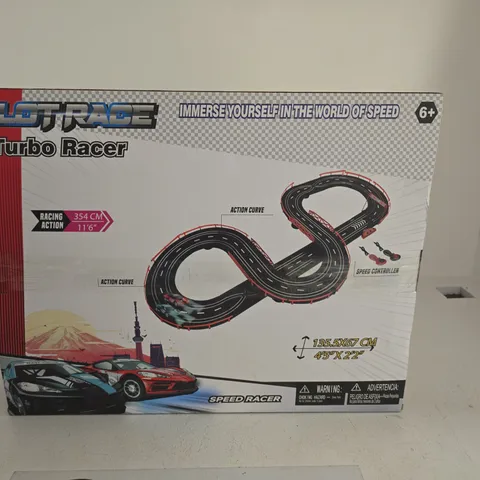 SLOT RACE TURBO RACER – BOXED RACING TRACK SET