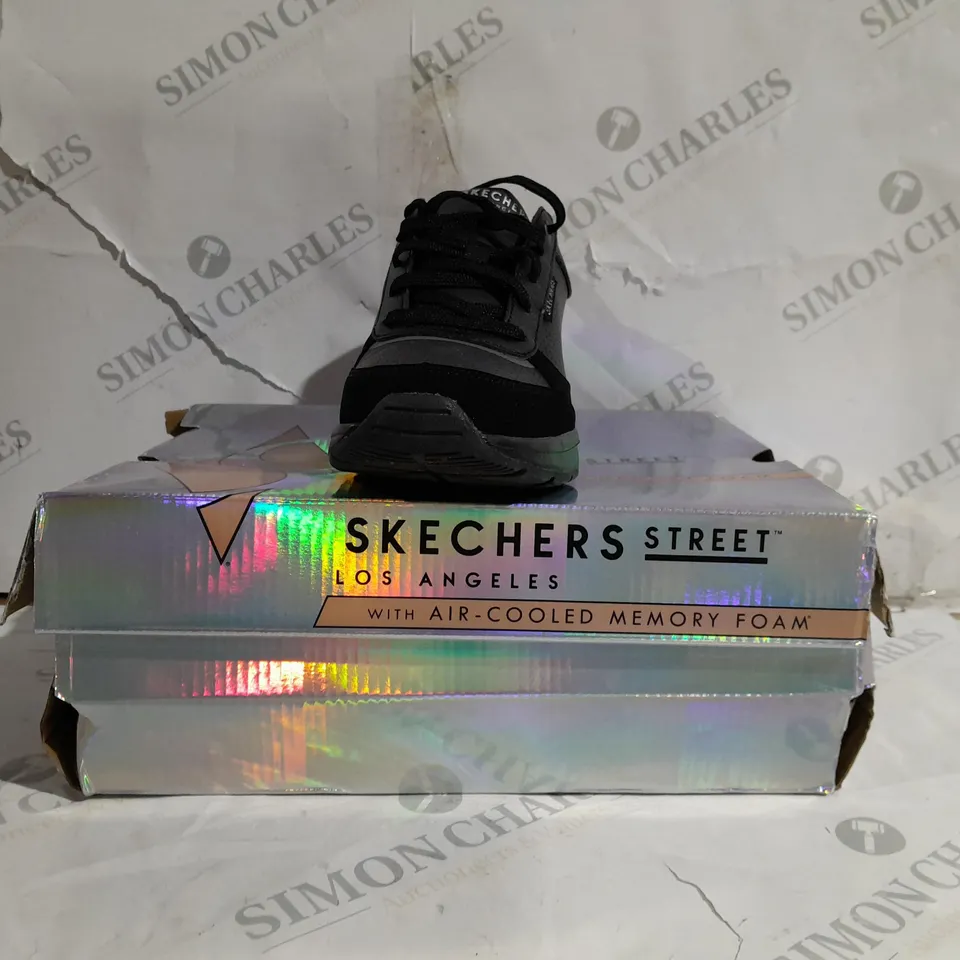BOXED SKECHERS BILLION TRAINERS, BLACK - SIZE 4