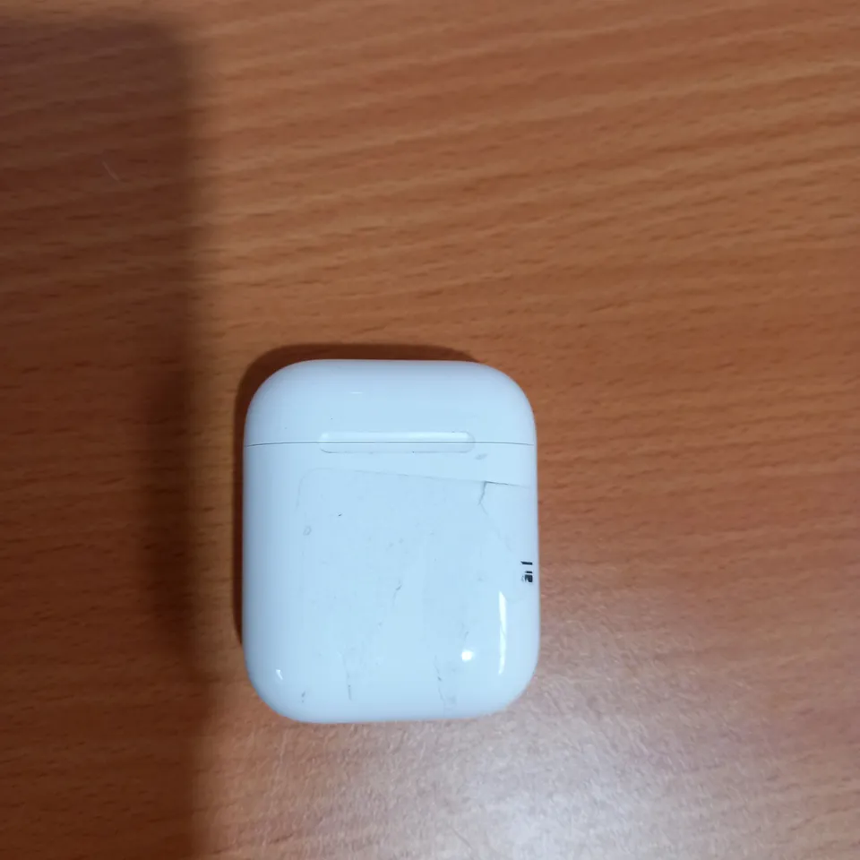 APPLE AIRPODS 