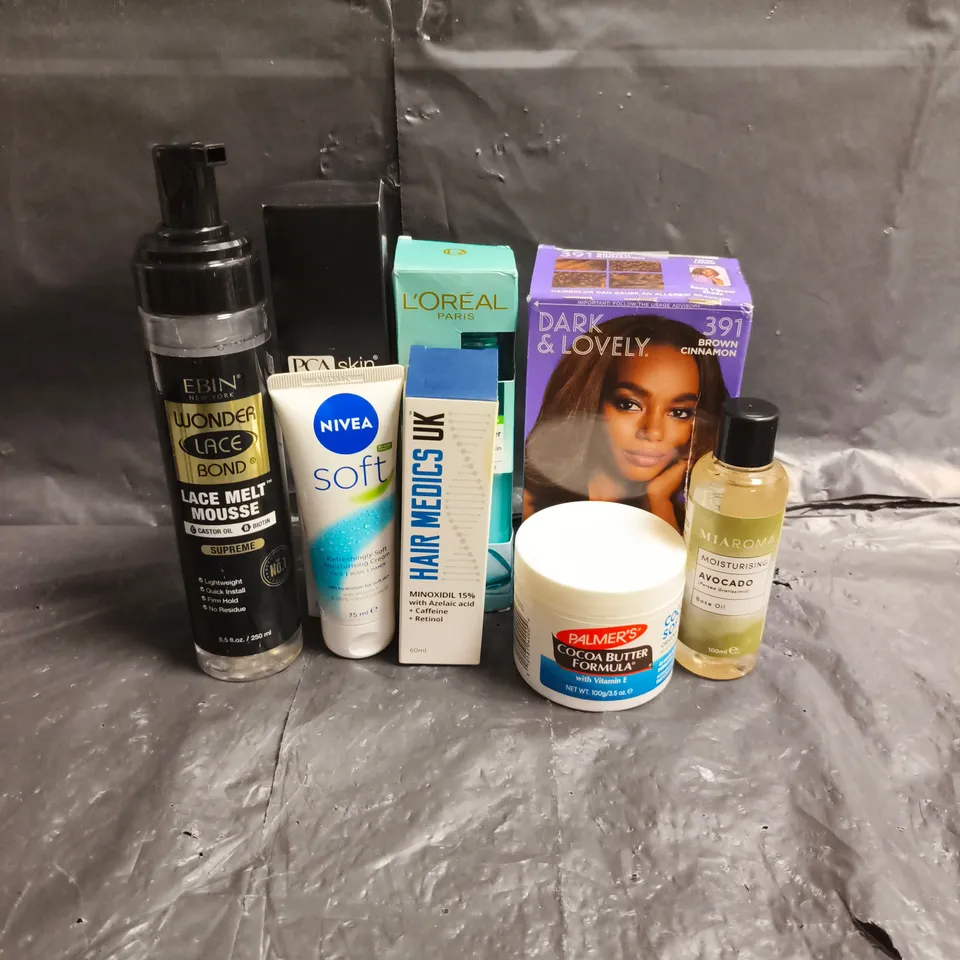 APPROXIMATEY 20 ASSORTED HEALTH AND BEAUTY PRODUCTS TO INCLUDE - PALMER'S COCOA BUTTER - NIVEA SOFT MOISTURISING CREAM - PCA SKIN TONER - ETC