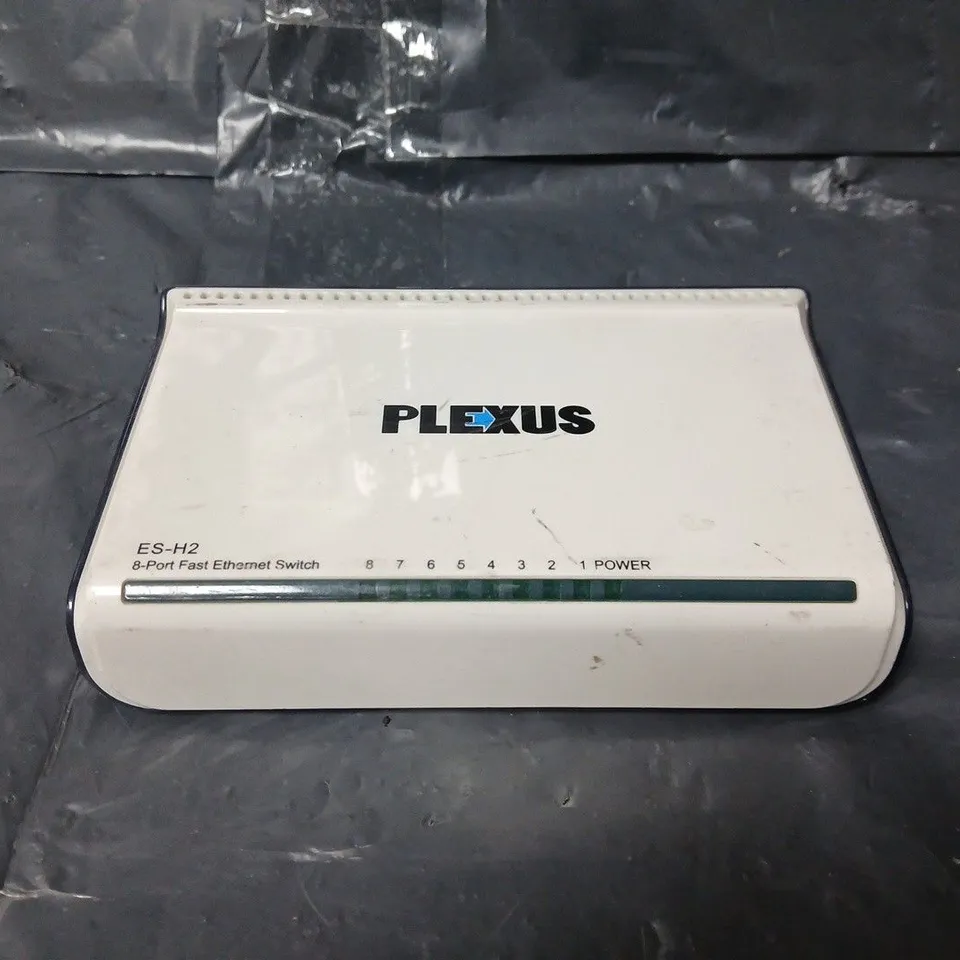 PLEXUS ES-H2 8-PORT FAST ETHERNET SWITCH