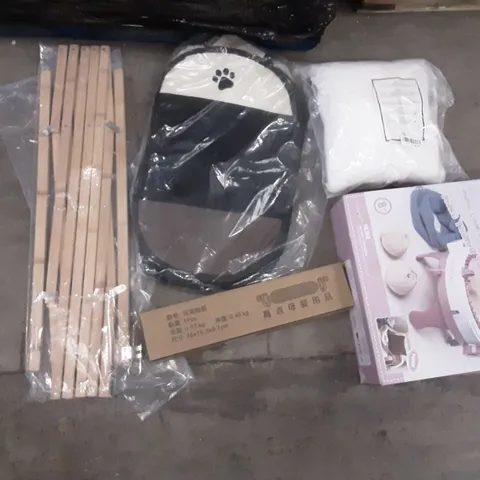 PALLET OF ASSORTED PRODUCTS INCLUDING ANTI BLUE LIGHT FILTER, B.FRIEND KEYBOARD, CHRISTMAS POSTER, KNITTING MACHINE, HIGH CHAIR FOOT REST, IBEANS PET PILLOW