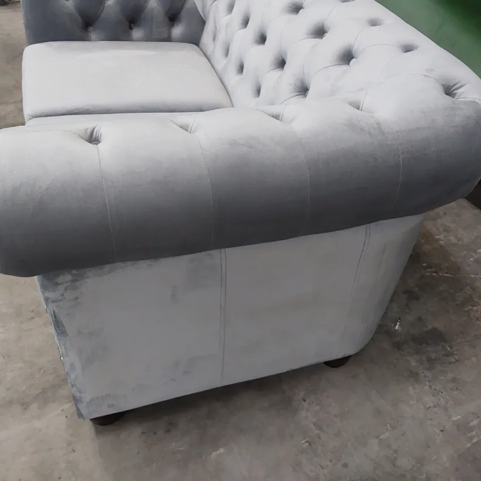 DESIGNER TWO SEATER CHESTERFIELD SOFA SILVER PLUSH FABRIC WITH STUDDED DETAIL 