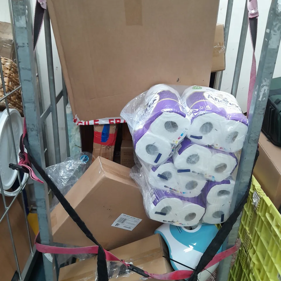 CAGE OF APPROXIMATELY 10 HOUSEHOLD ITEMS TO INCLUDE TOILET ROLL , CANVASES , ETC - COLLECTION ONLY 