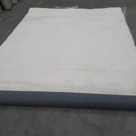 QUALITY BAGGED DESIGNER AREA RUG - APPROXIMATELY 290X200CM