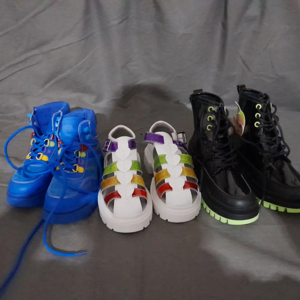 APPROXIMATELY 9 ASSORTED PAIRS OF KOI KIDZ SHOES IN VARIOUS STYLES AND SIZES 
