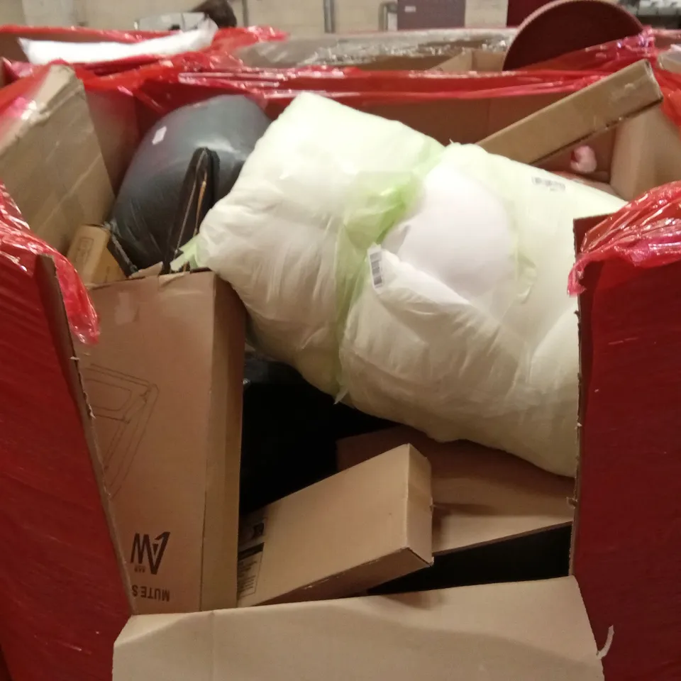 PALLET OF ASSORTED HOUSEHOLD GOODS AND PRODUCTS TO INCLUDE; TOILET SEATS, BOXED FURNITURE, BLINDS ETC