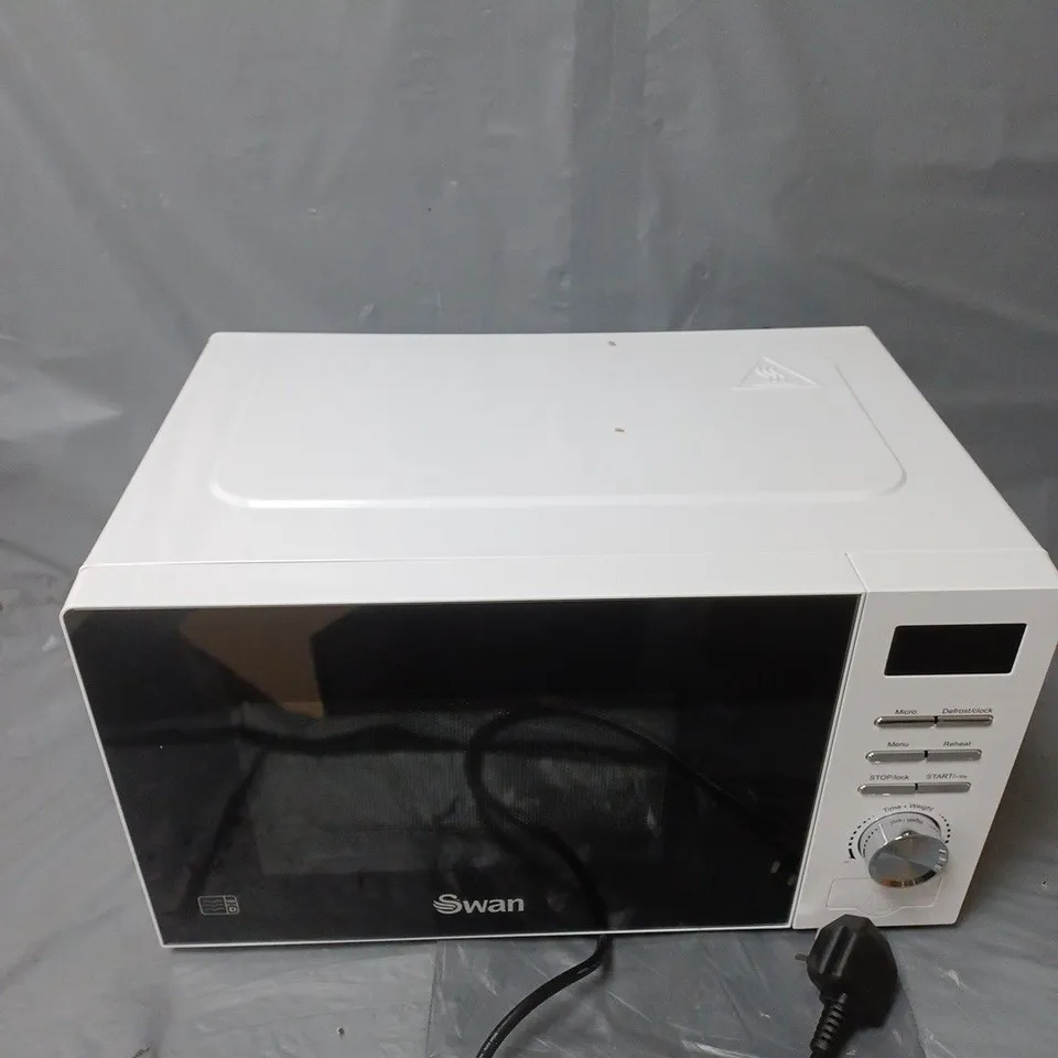 BOXED SWAN 20L 700W DIGITAL MICROWAVE - WHITE - COLLECTION ONLY 