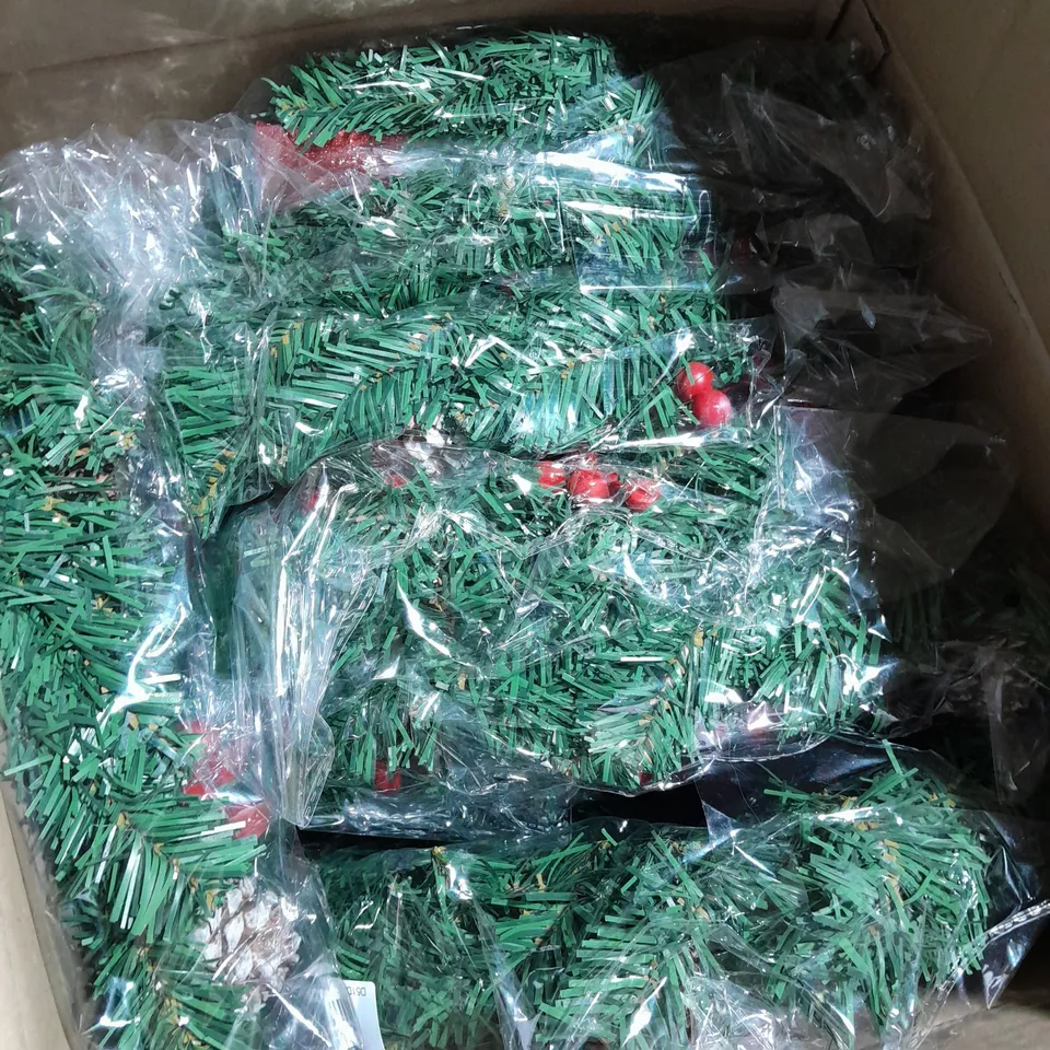 BOX OF APPROXIMATELY 5 CHRISTMAS WRAITHS 
