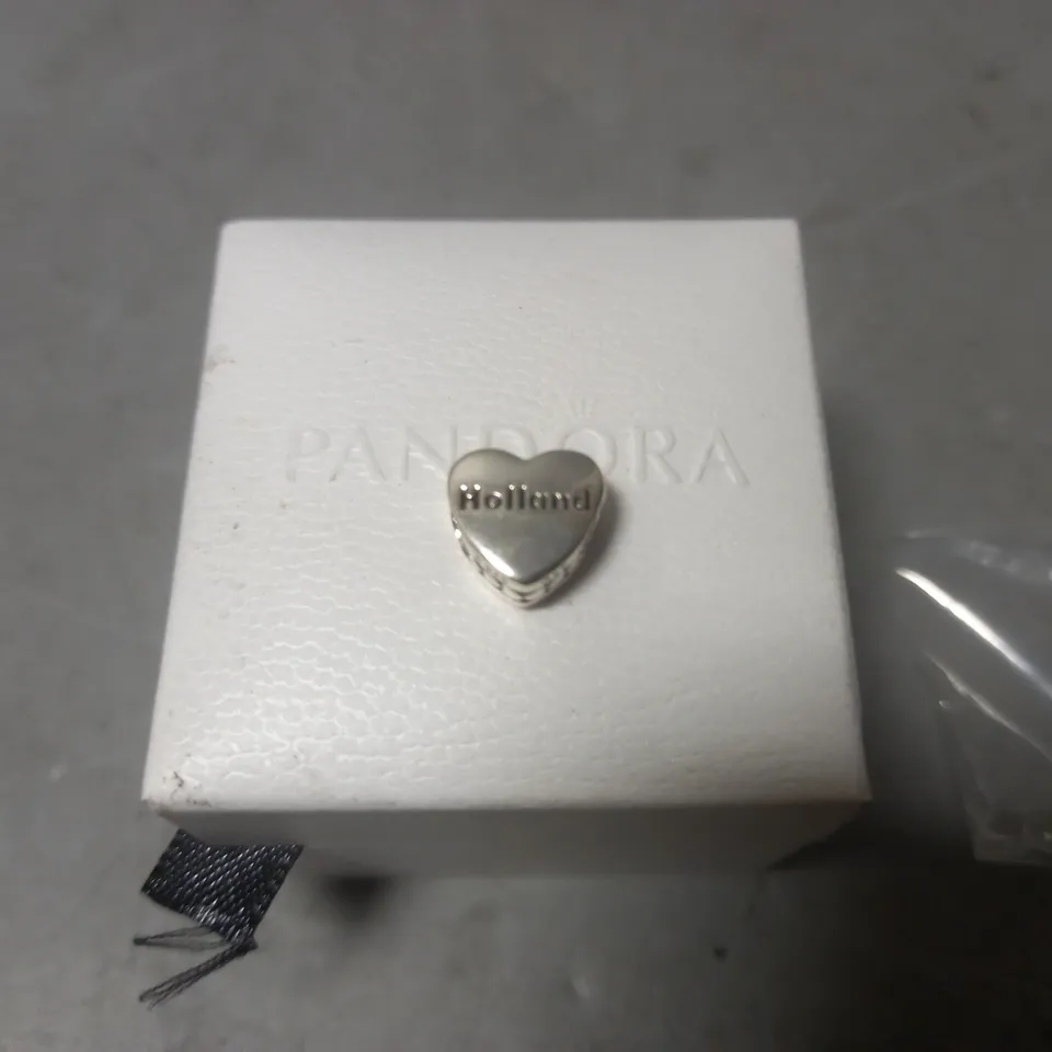 PANDORA HOLLAND THEMED CHARM