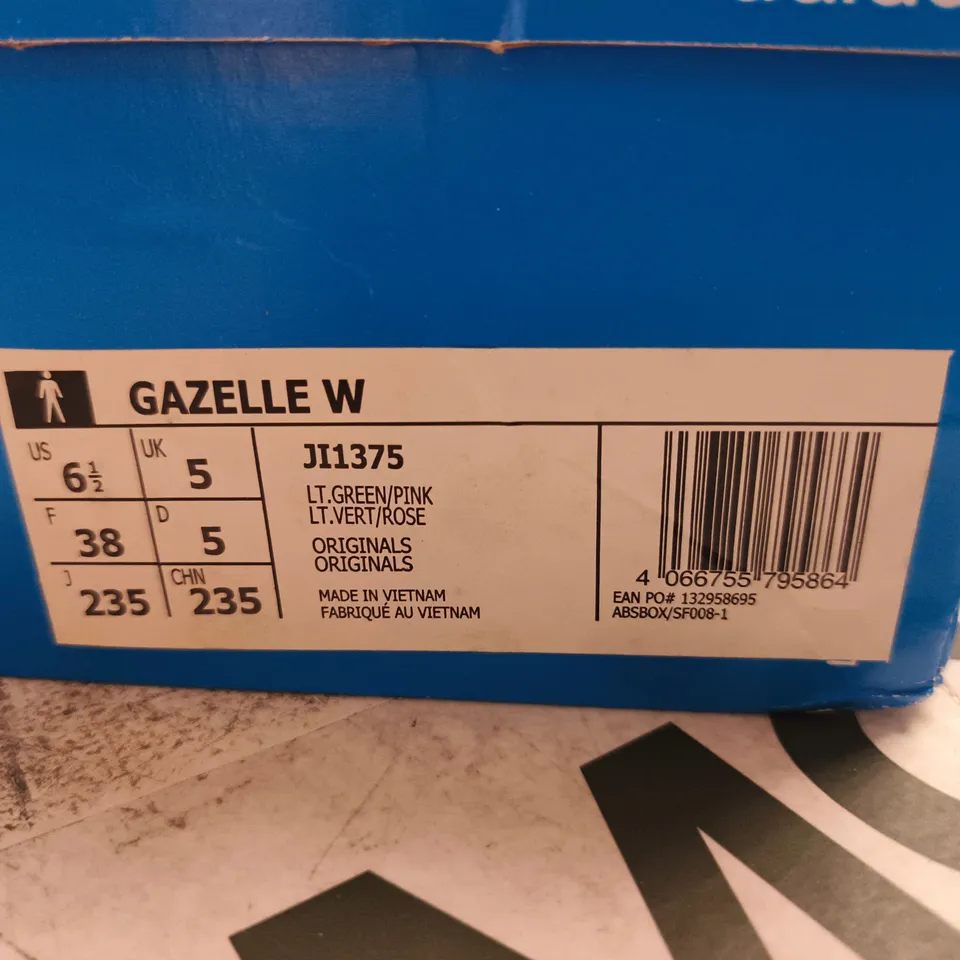 BOXED PAIR OF ADIDAS GAZELLE W TRAINERS –  UK 5
