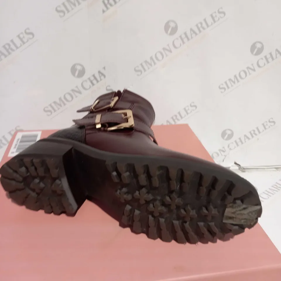 BOXED PAIR OF MODA IN PELLE CORNELIA BROWN LEATHER BOOTS SIZE 5