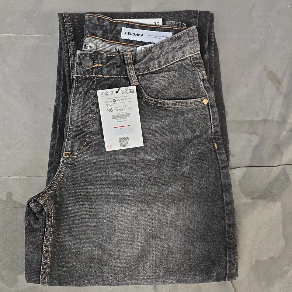 BERSHKA BARREL FIT JEANS IN BLACK SIZE UK 8